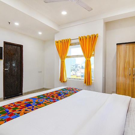 Fabhotel Grand Hazra Inn - Nr Ballygunge Station โกลกาตา ภายนอก รูปภาพ