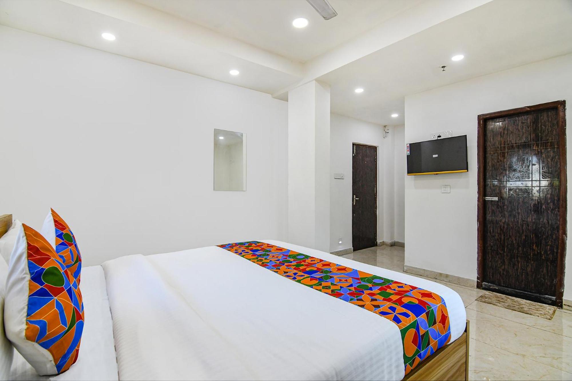 Fabhotel Grand Hazra Inn - Nr Ballygunge Station โกลกาตา ภายนอก รูปภาพ