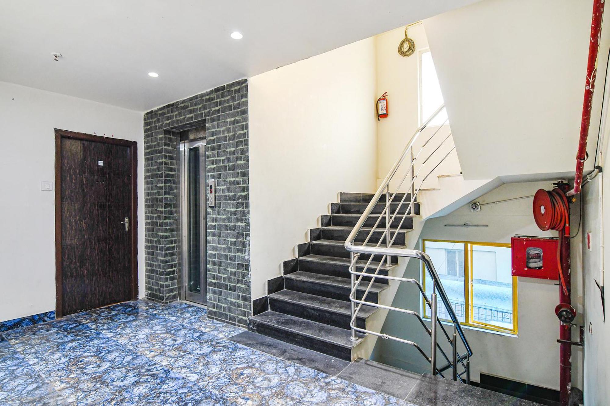 Fabhotel Grand Hazra Inn - Nr Ballygunge Station โกลกาตา ภายนอก รูปภาพ